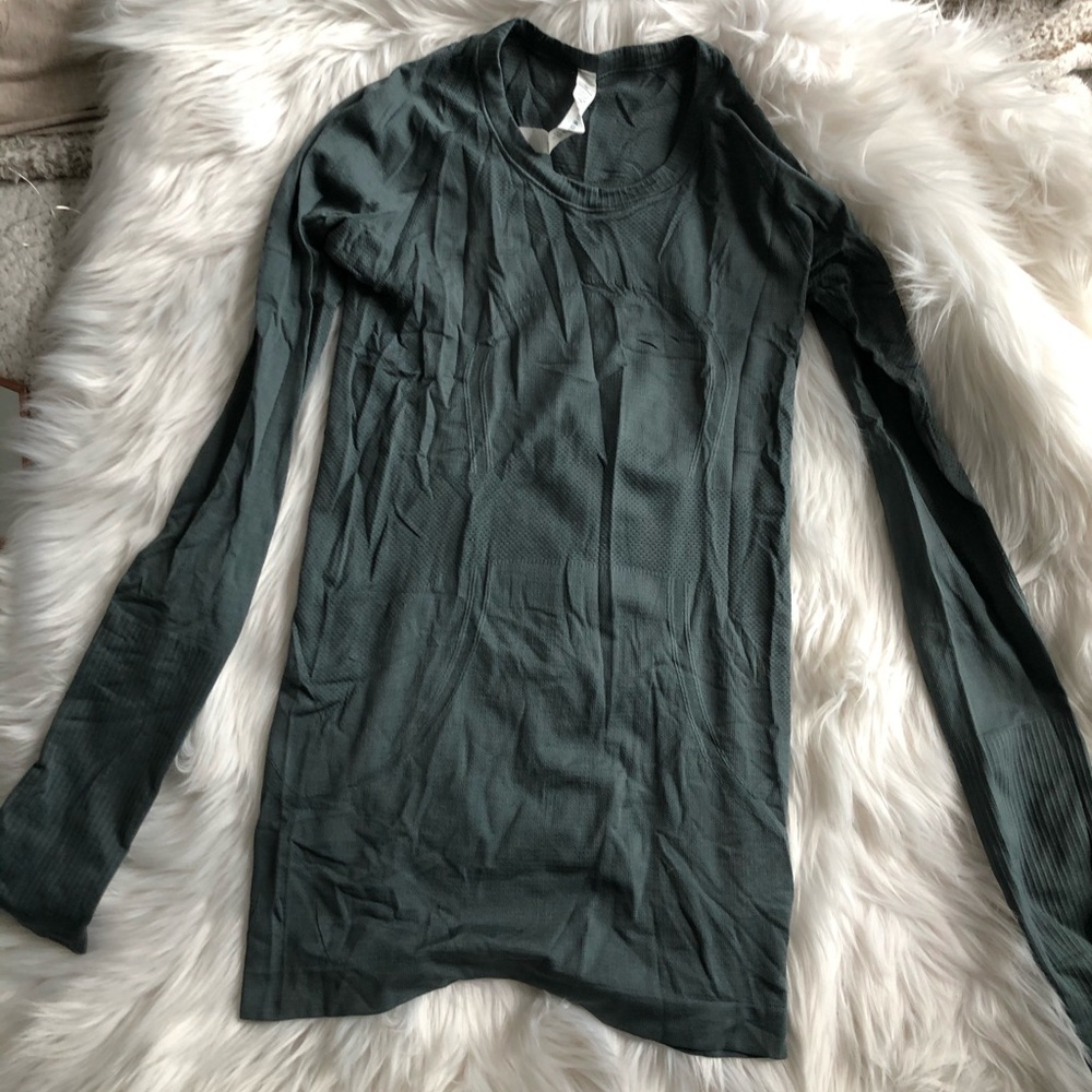 LULULEMON long sleeve